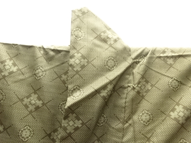  抽象模様織り出し本場泥大島紬着物(5マルキ)